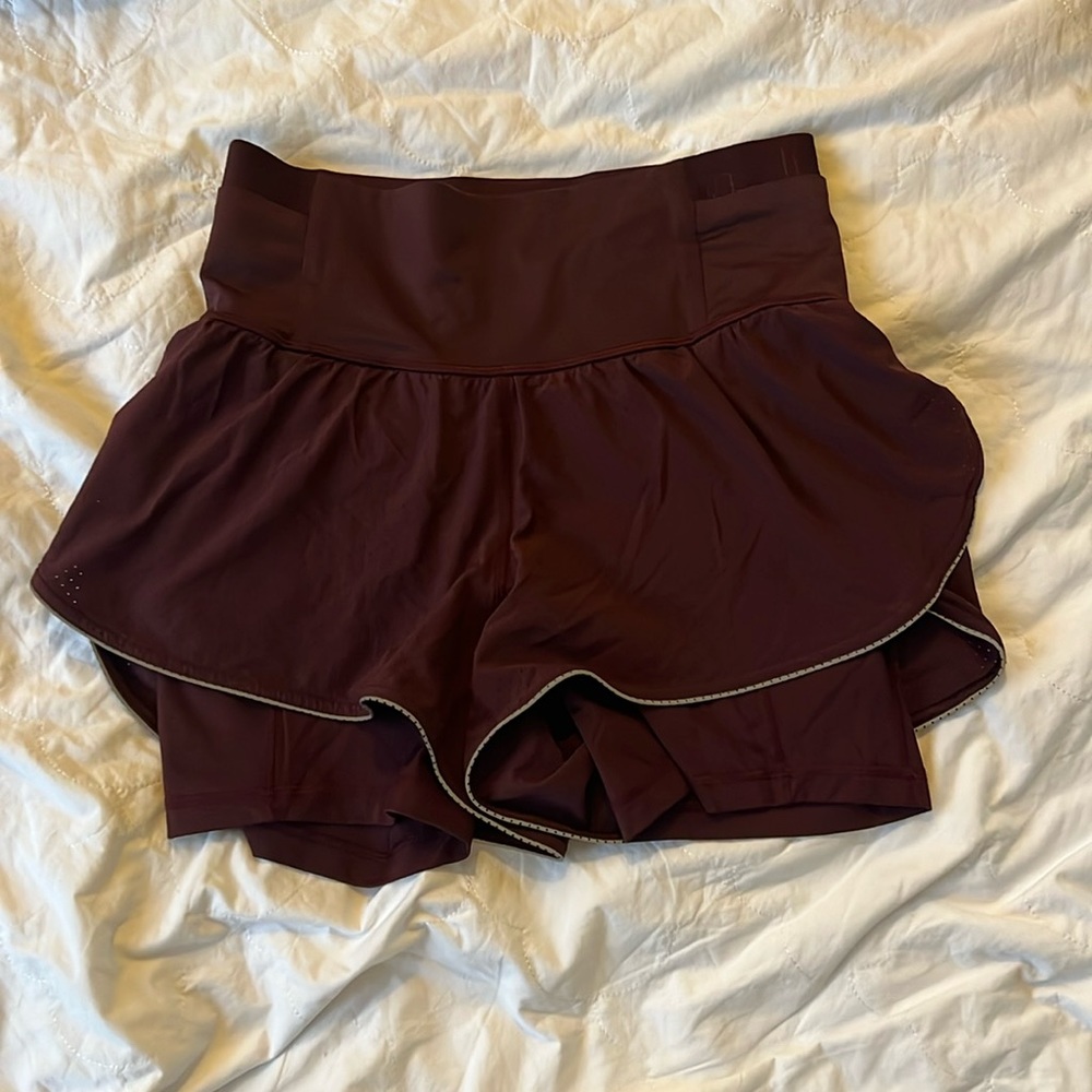Like new lululemon shorts with built in spandex